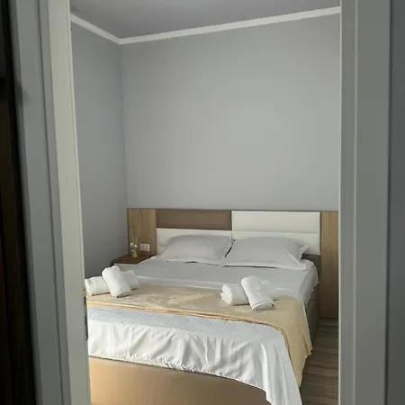 Apartment L&r Nest Tirana