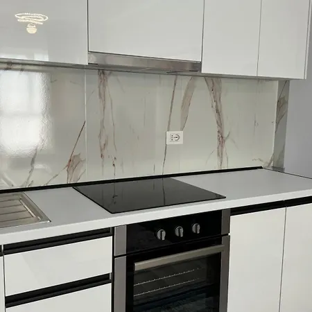 L&r Nest Apartment Tirana
